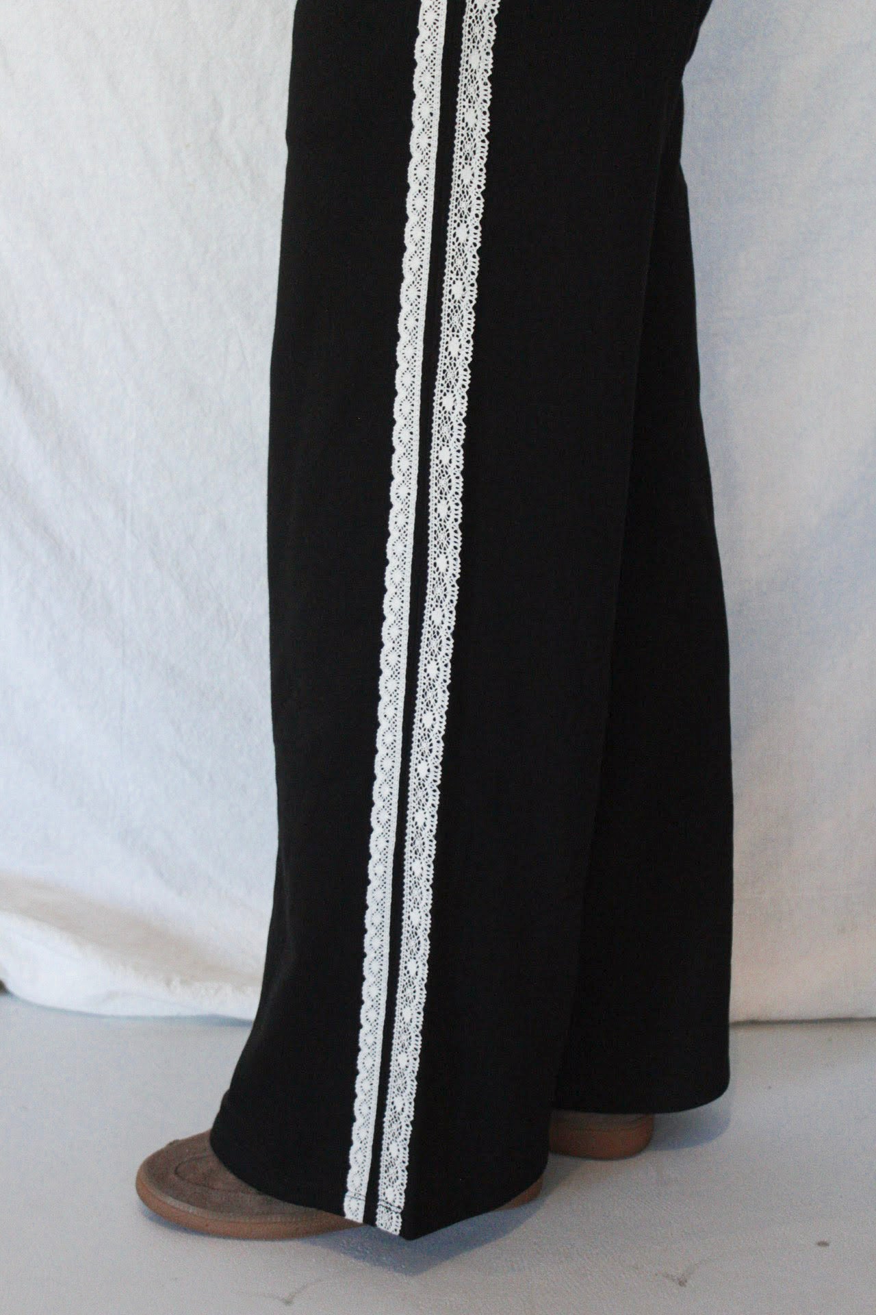 Elsie Lace Sweatpants - Black