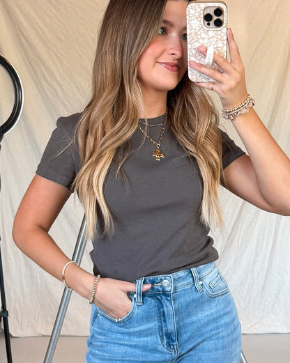 The Leni Basic Tee – Charcoal