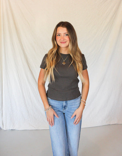 The Leni Basic Tee – Charcoal